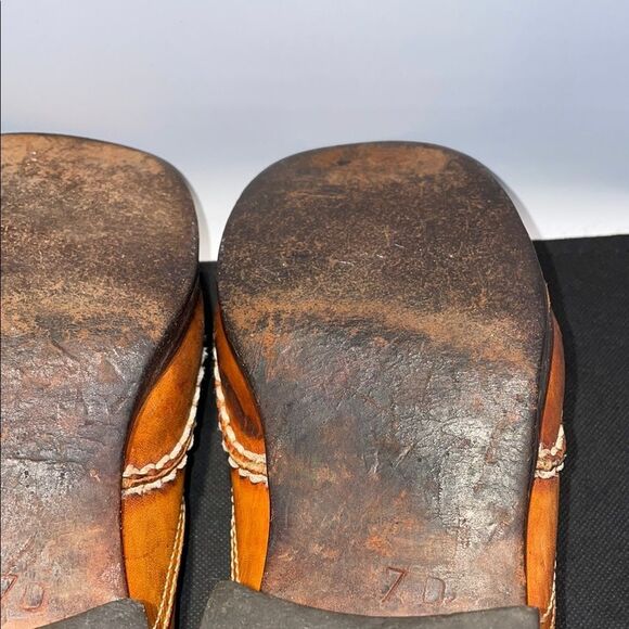 Vintage Brown Leather Loafer with a heal - Picture 11 of 11